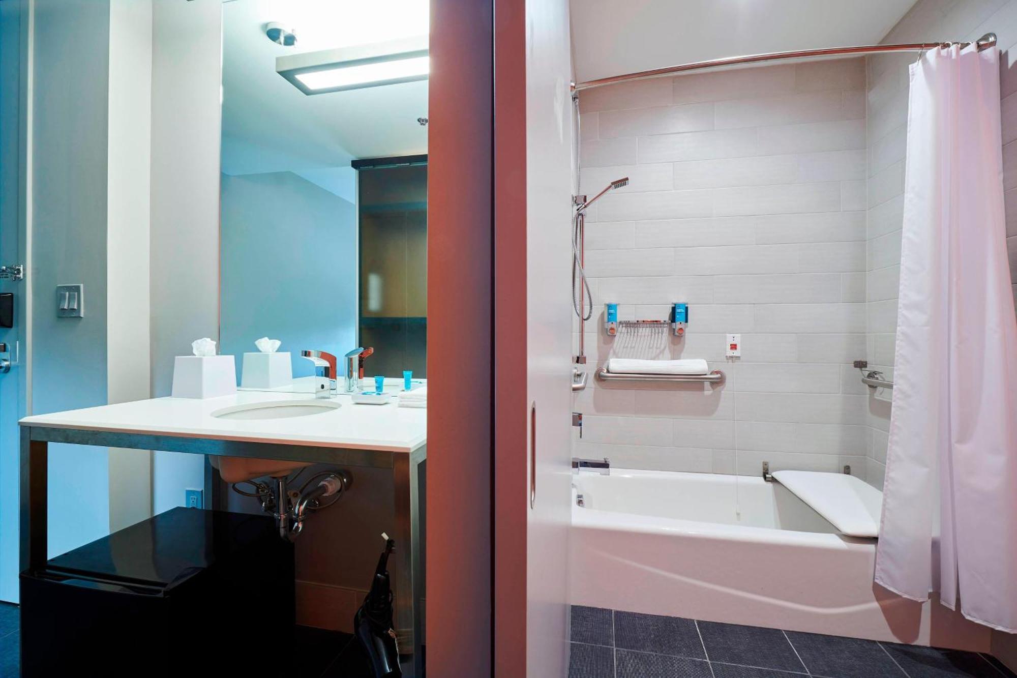 Aloft Cleveland Airport Hotel North Olmsted Eksteriør billede