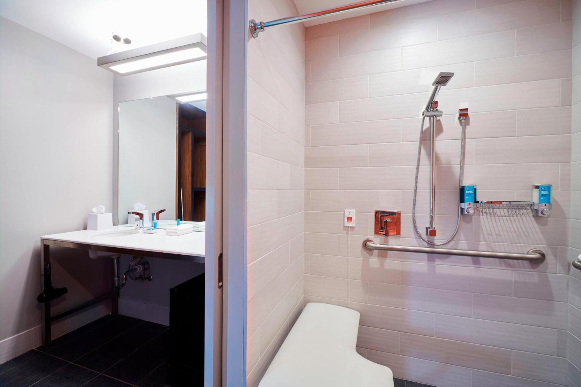 Aloft Cleveland Airport Hotel North Olmsted Eksteriør billede